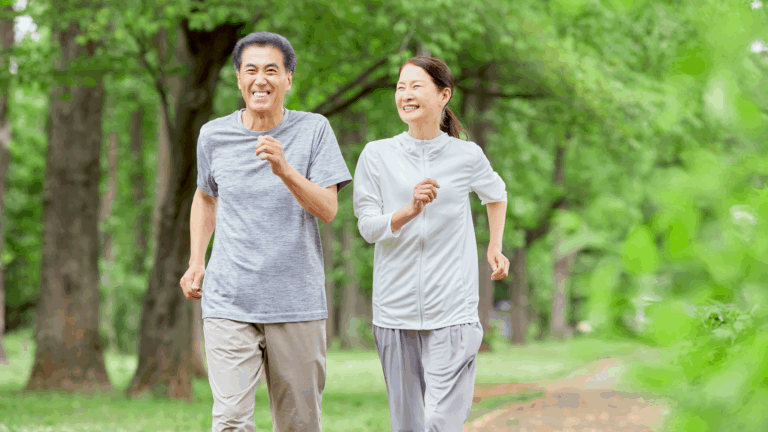 Schmerzfrei im Alltag bewegen, durch Mobilität, Wärme und Unterstützung