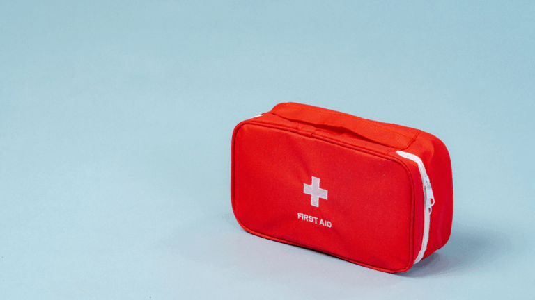 Was gehört in jede Hausapotheke?